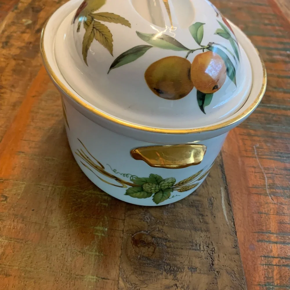 Royal Worcester Evesham Gold Fruit Cover Casserole soup tureen fall thanksgiving